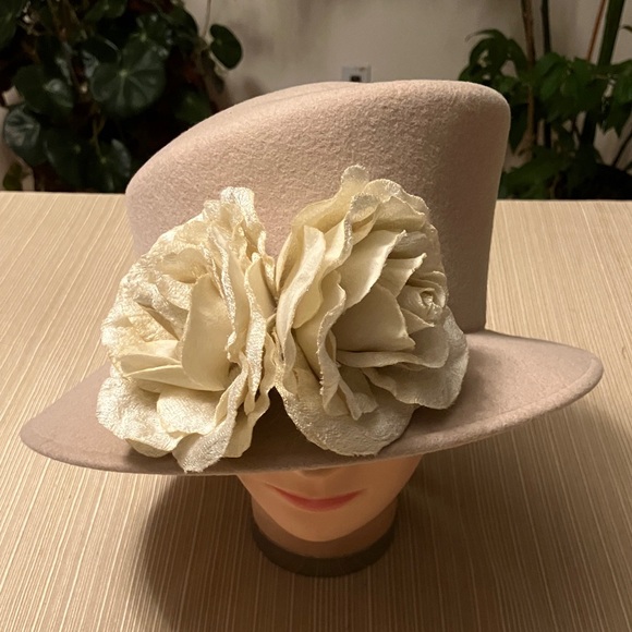 Elegant Cream Floral Women\'s Hat main image 5